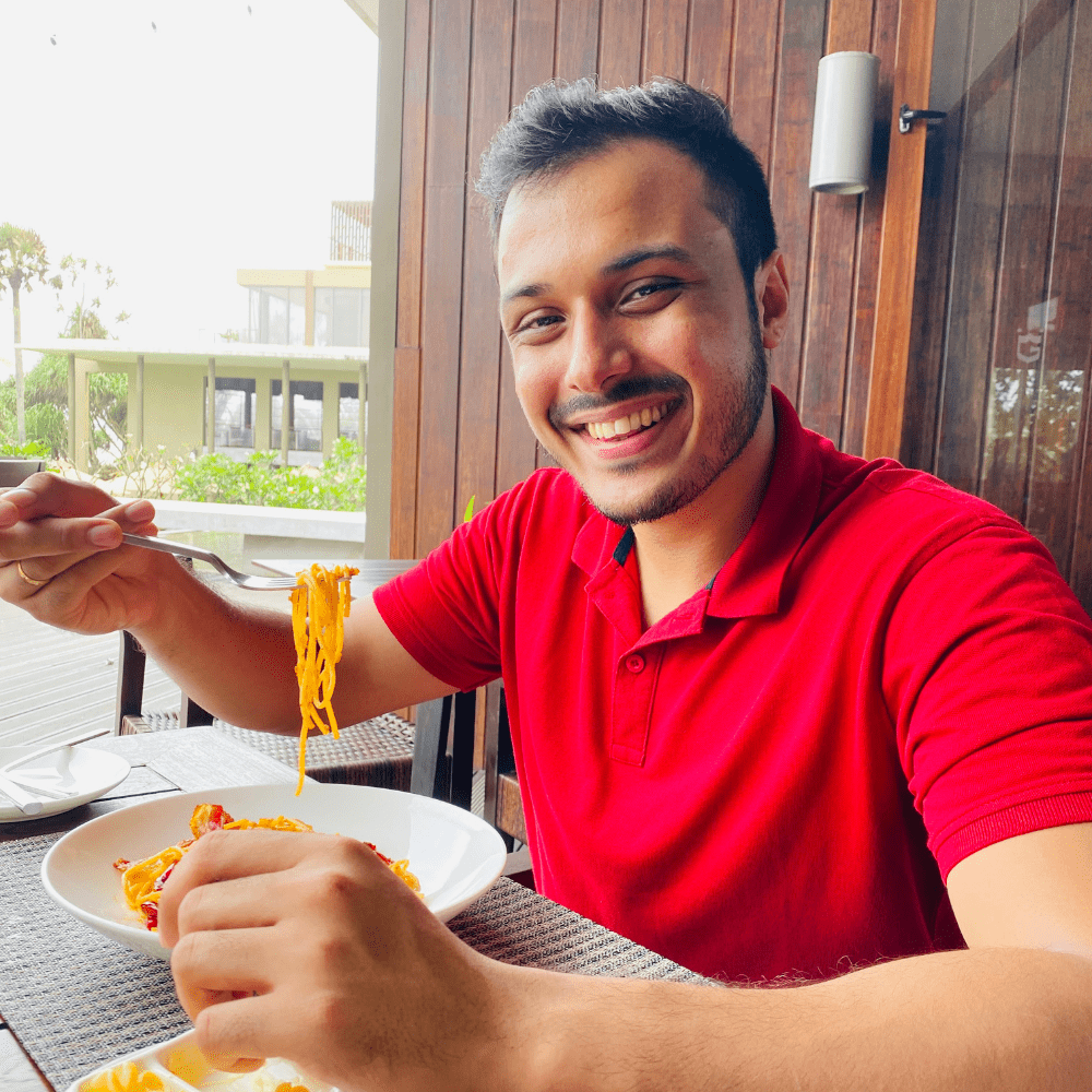 Vishmith Weerasinghe eating food